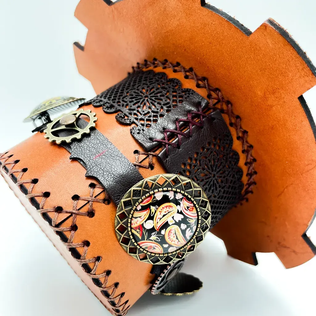 CORSO LAVORAZIONE PELLE E CUOIO, cappe steampunk