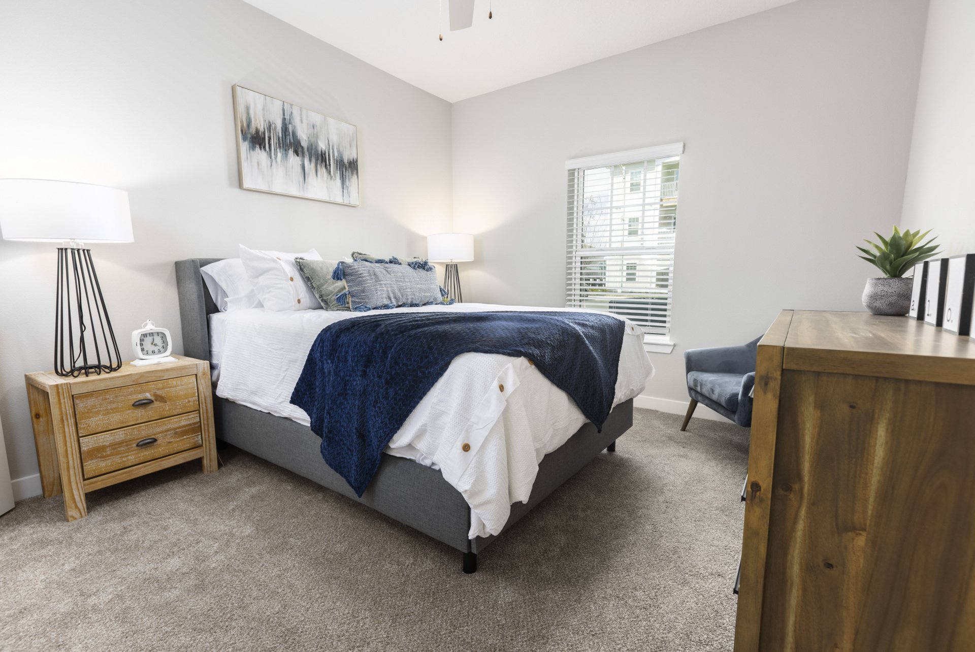 Apartments in Jacksonville, FL Argyle Lake at Oakleaf Town Center