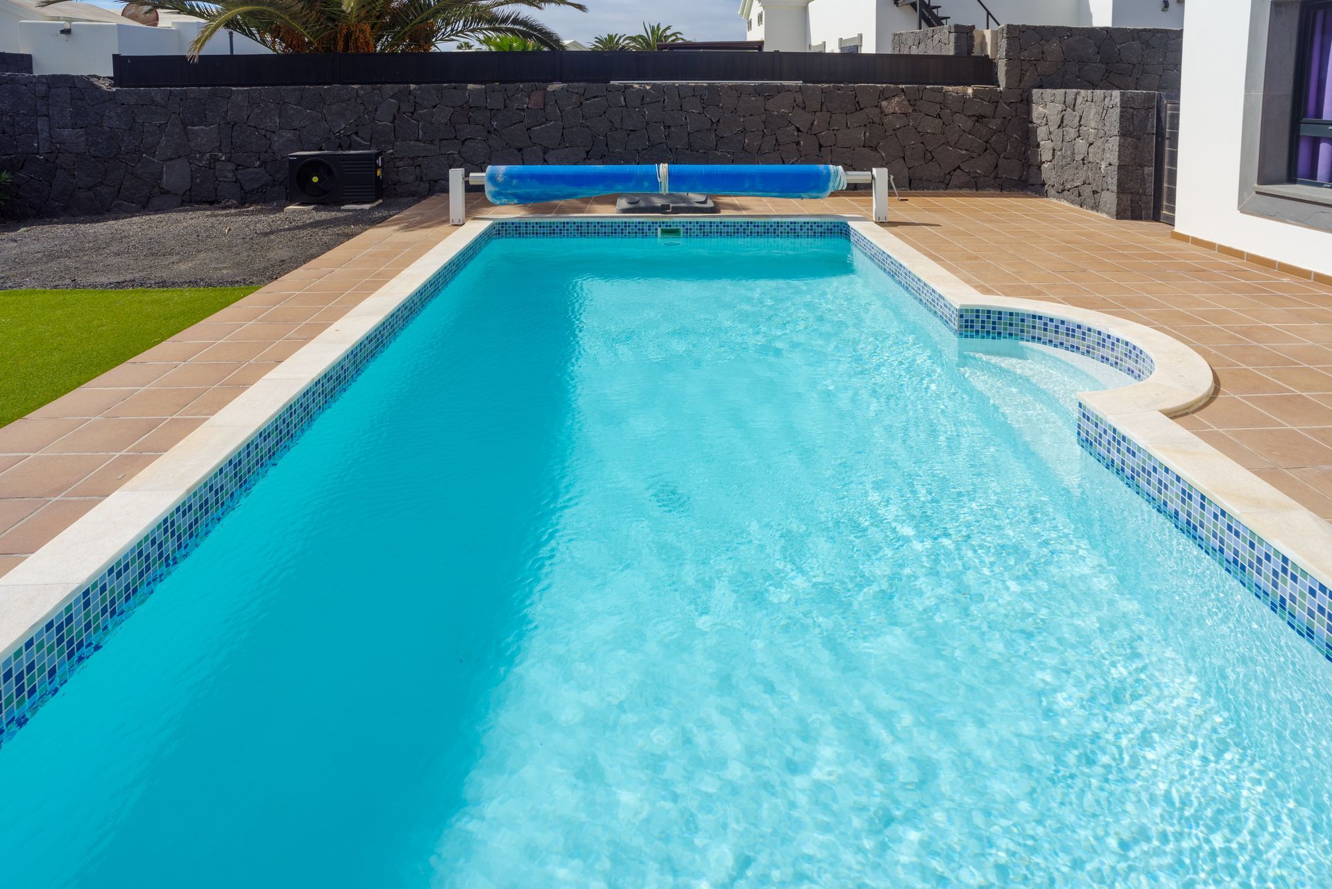 riesiger Pool