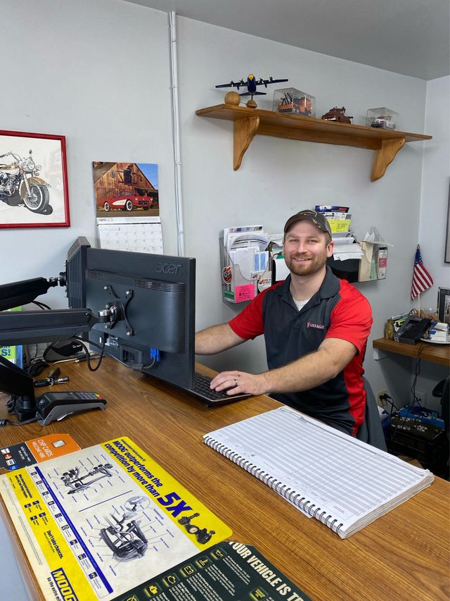 Service Advisor At D&J Garage Front Desk | D&J Garage