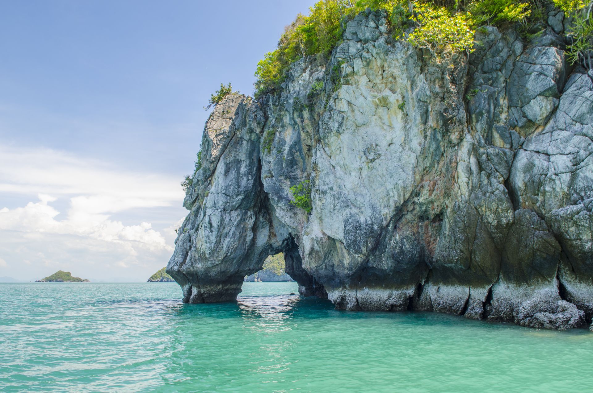 Private Speedboat vs Group Tour – Which Is Better for Ang Thong Marine Park?