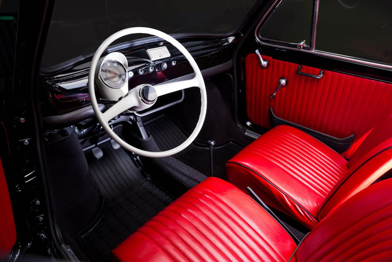 Sedili di auto d'epoca rivestiti in pelle