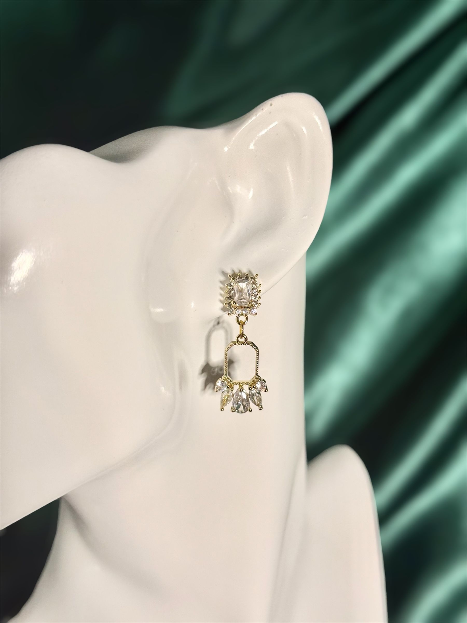 Lustra Earrings