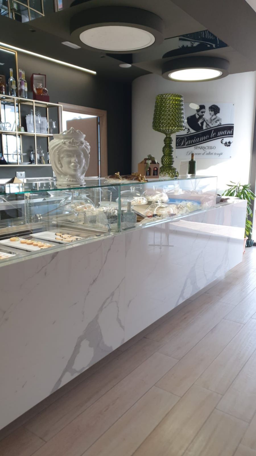 Esposizione di dolci tipici siciliani
