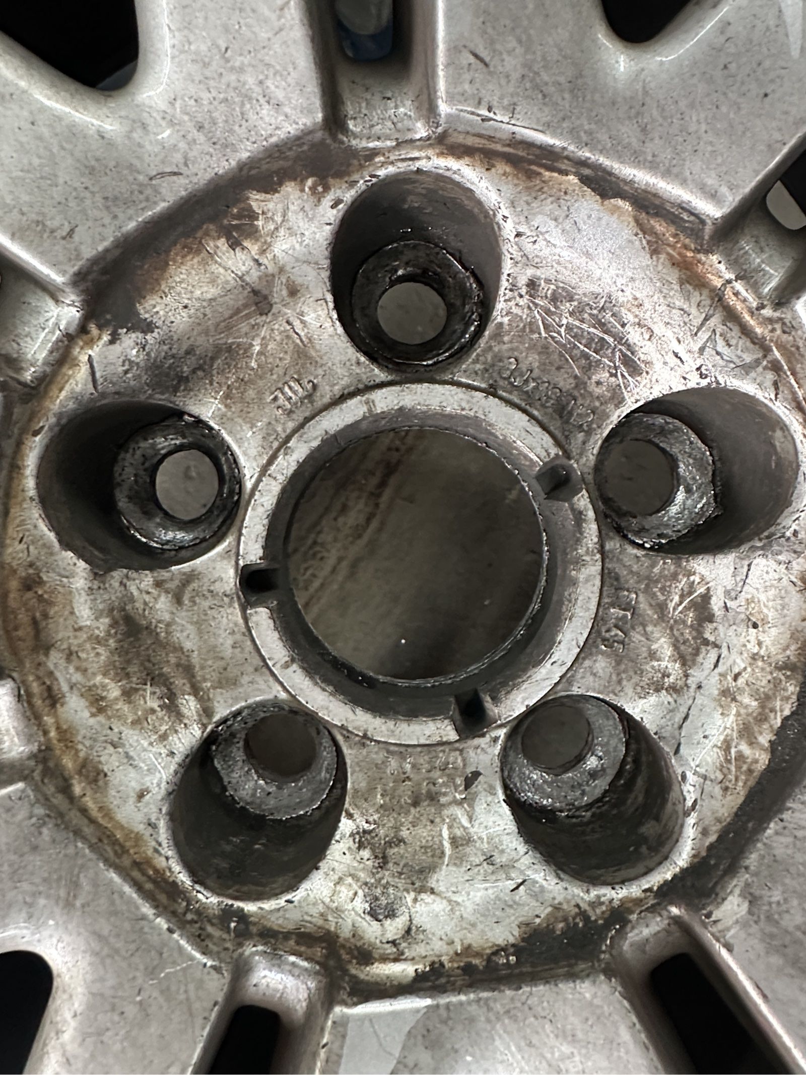 Damage on back of Audi S4 right rear wheel