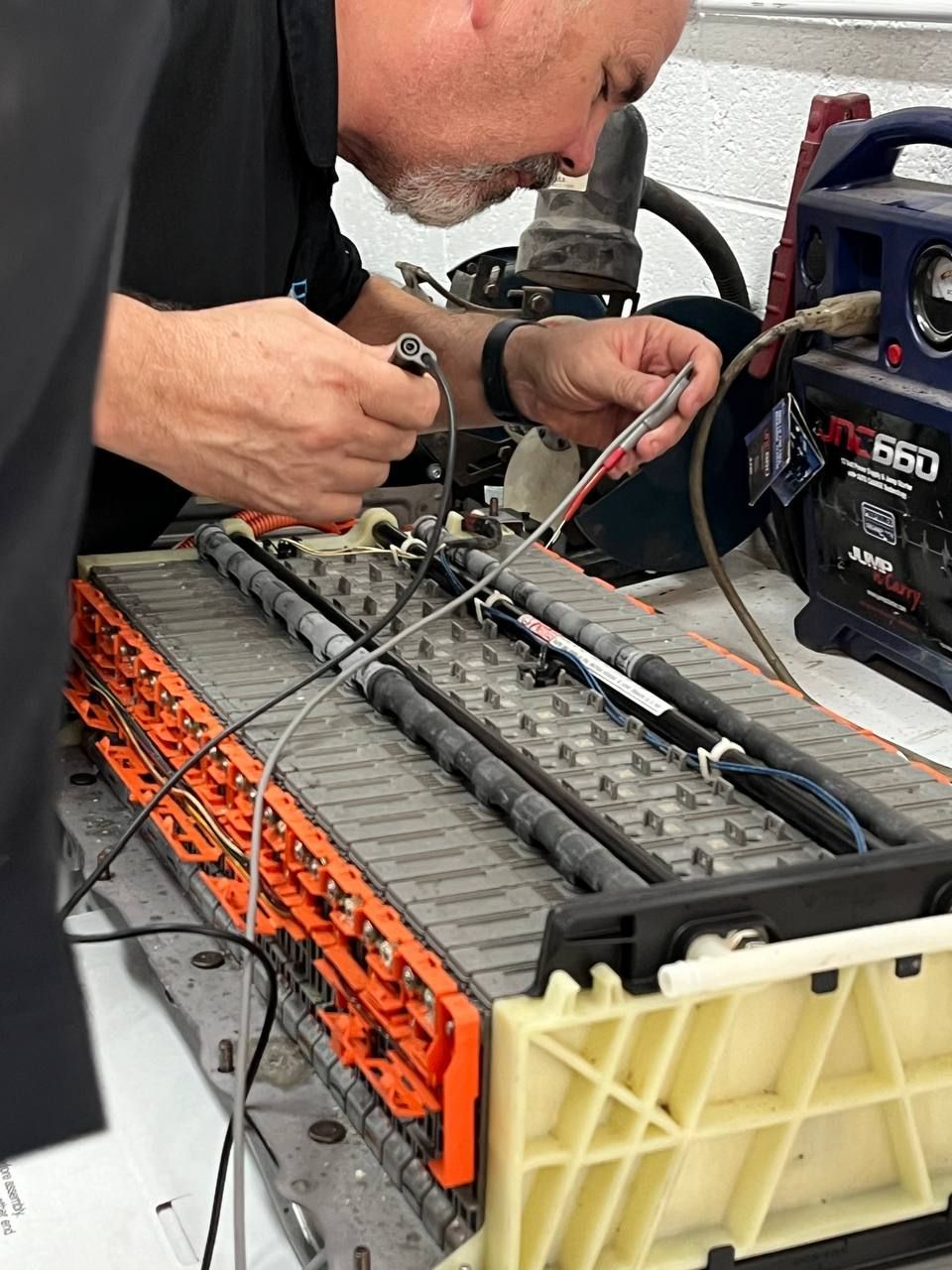 Testing Prius hybrid battery block voltage