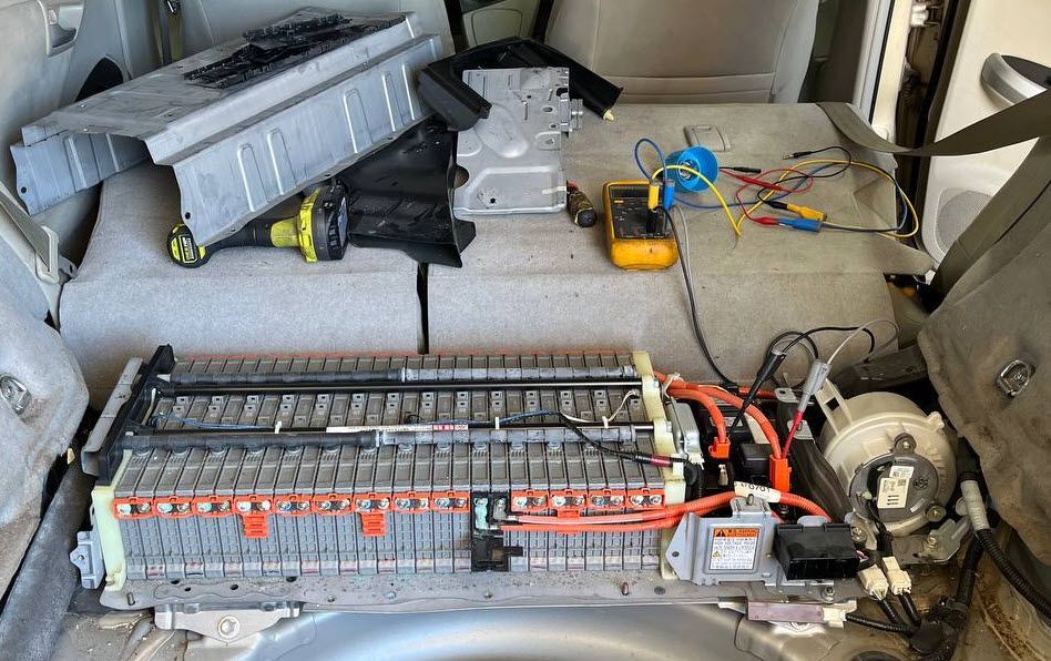 Open hybrid battery in 2010 Toyota Prius