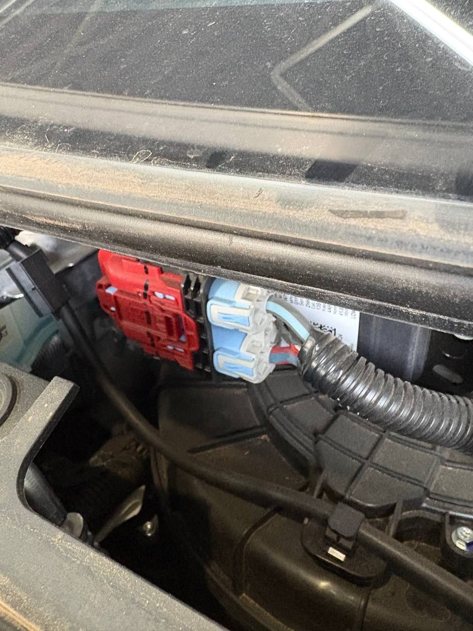 Cybertruck low-voltage battery disconnect