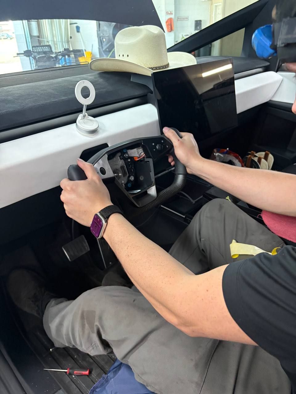 Removing steering wheel from Tesla Cybertruck