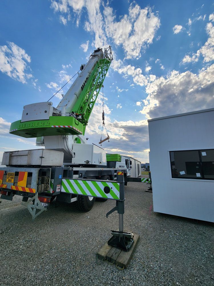 Dry Crane Hire Sunshine Coast