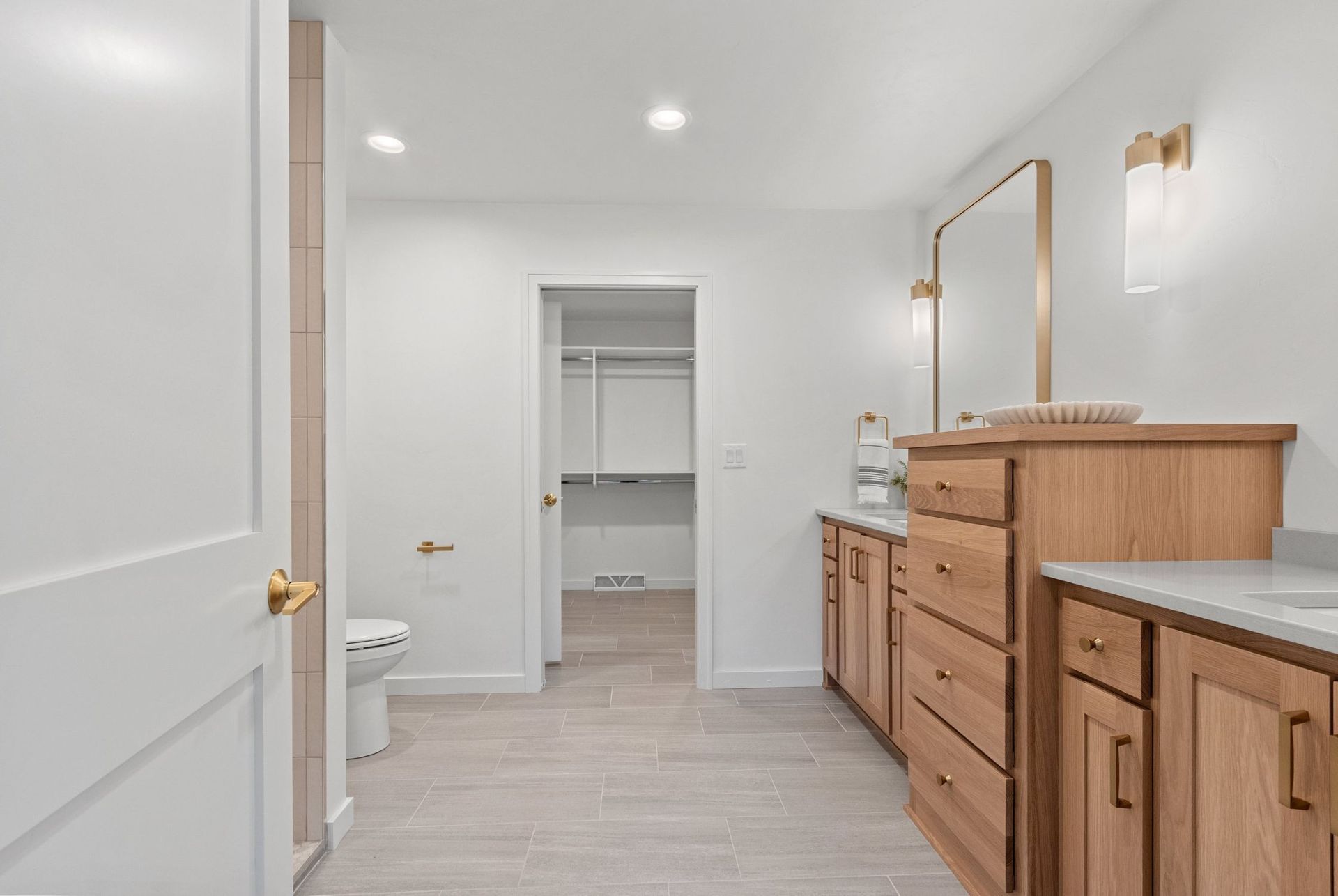 heirloom custom cabinetry in bathroom 6