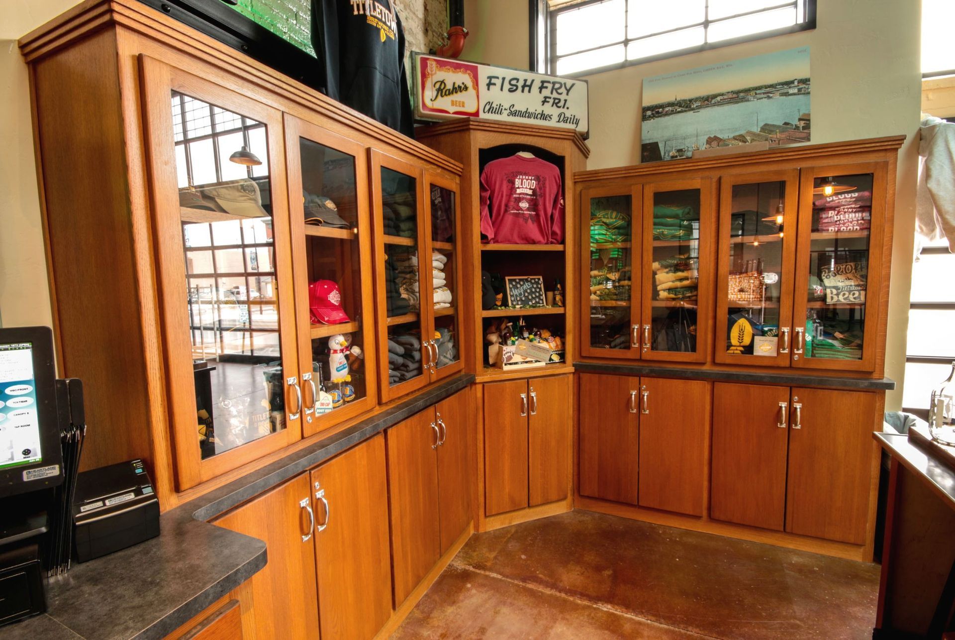 green bay custom made cabinets for business bars