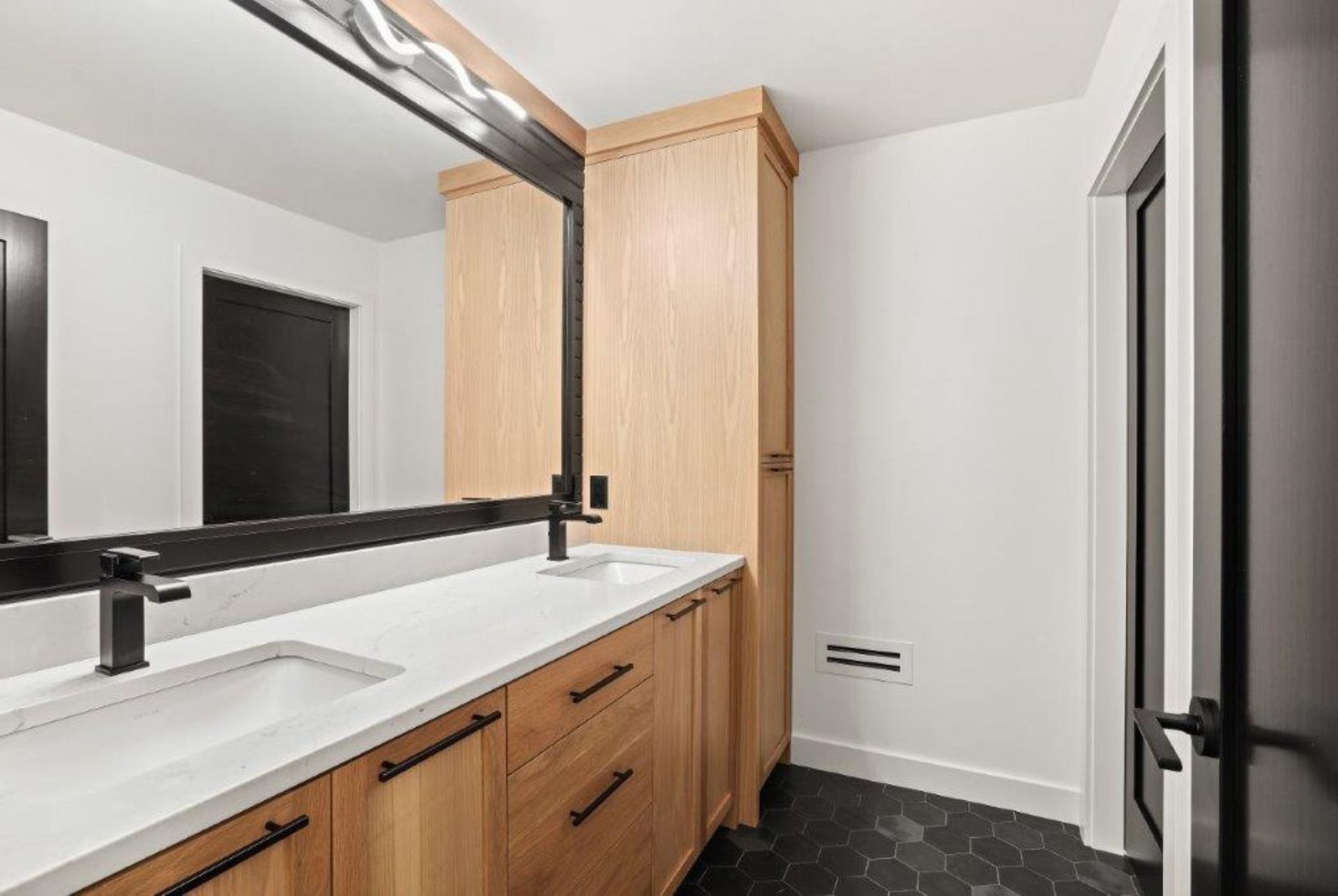 custom cabinets for bathrooms - 1