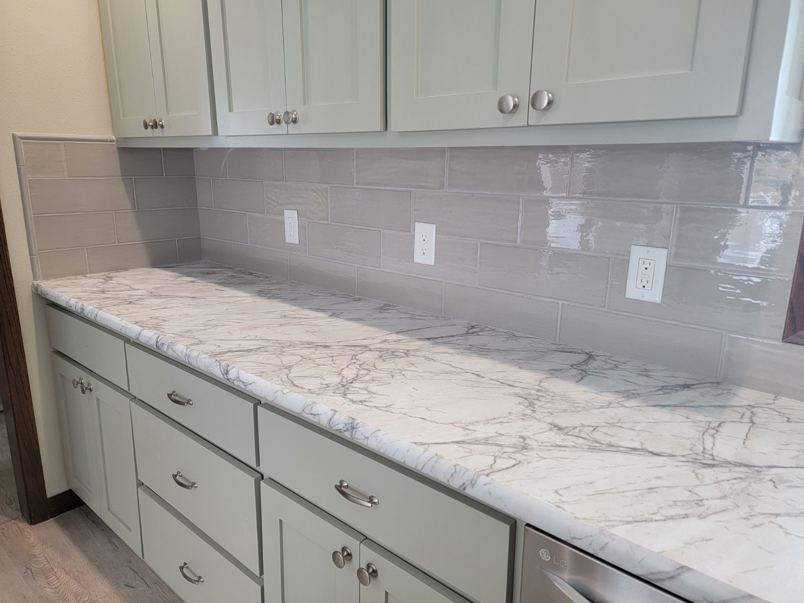 Finished Kitchen Tile Backsplash
