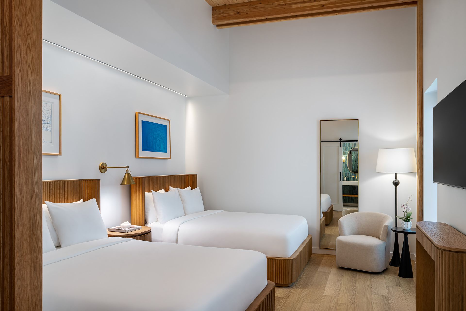 Double Queen Guestroom