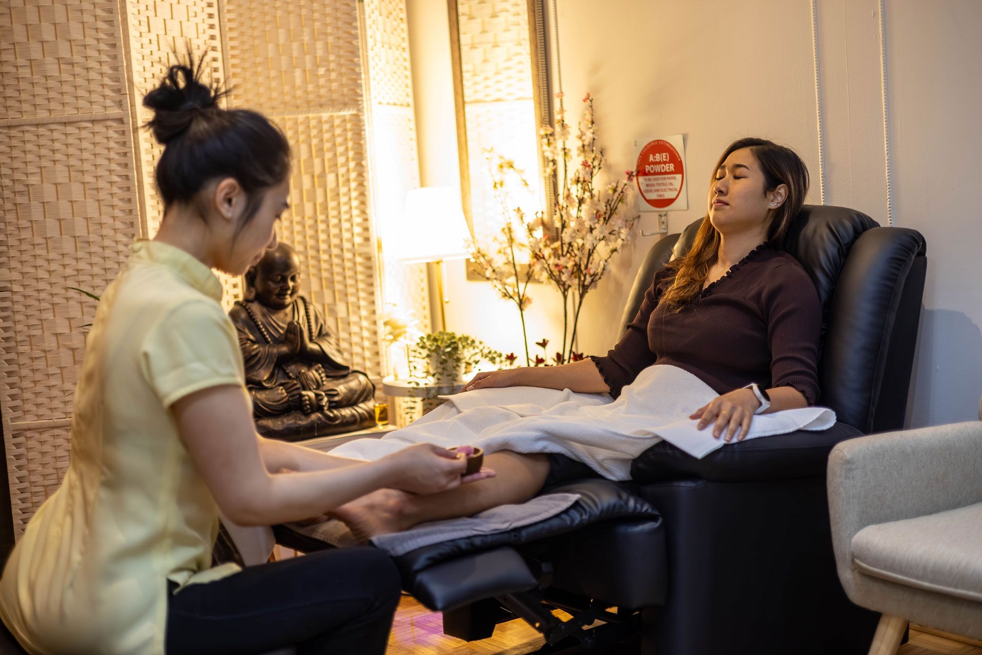 Foot Massage at Nim Thai Therapeutic Massage Surry Hills, Taylor Square, Oxford Street Darlinghurst