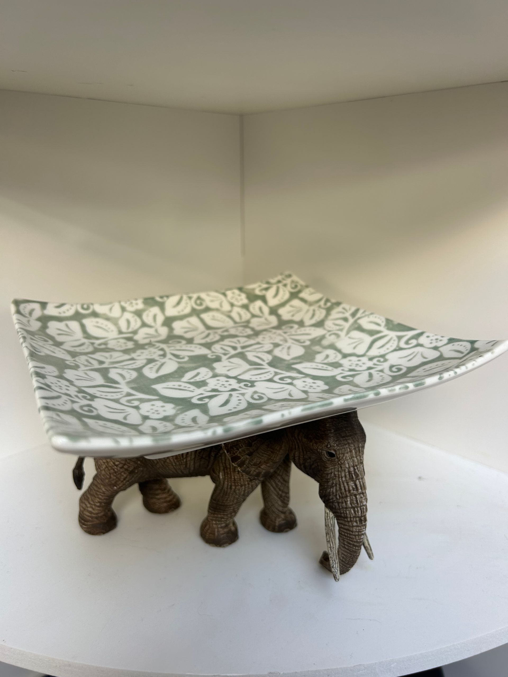 olifant grandes orejas - cuenco cuadrado verde claro con motivo floral blanco 16x16 cm