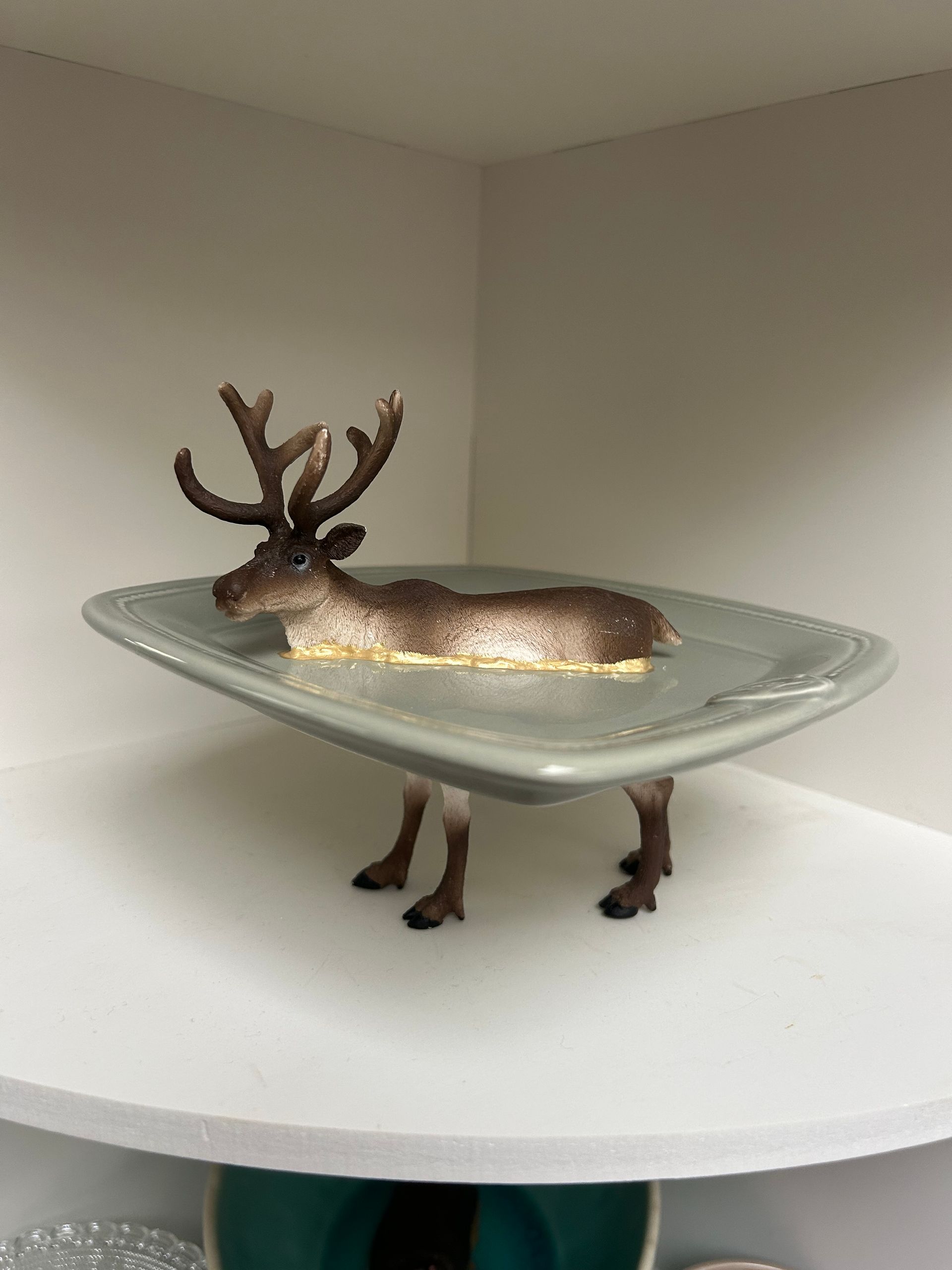 Reindeer – square grey/green dish 16x16 cm