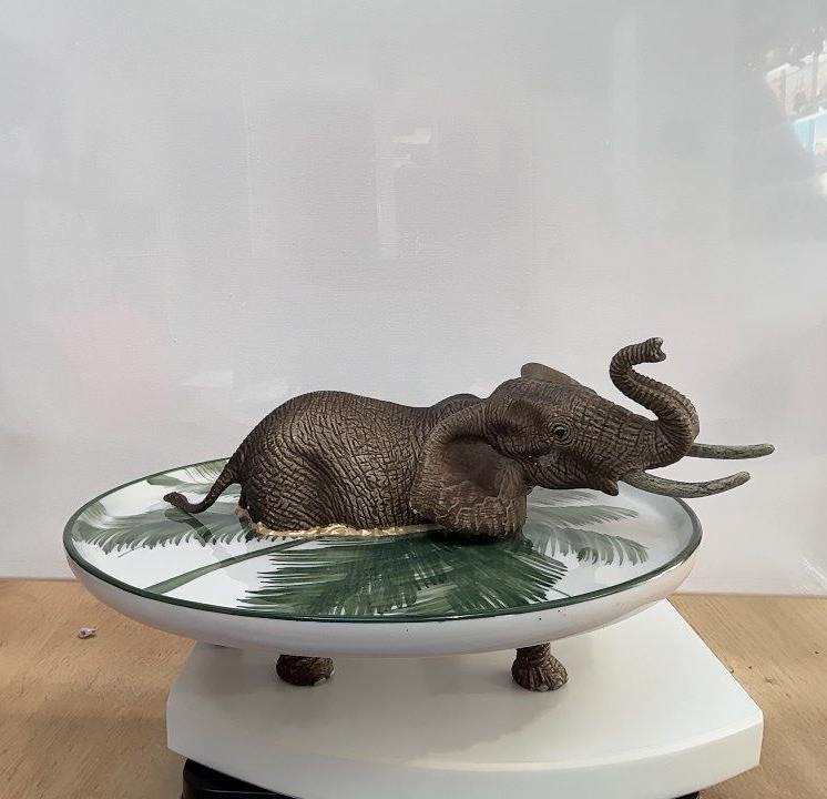 Grote olifant - palmboomschaal 21 cm doorsnee