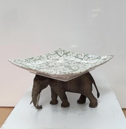 olifant grandes orejas - cuenco cuadrado verde claro con motivo floral blanco 16x16 cm