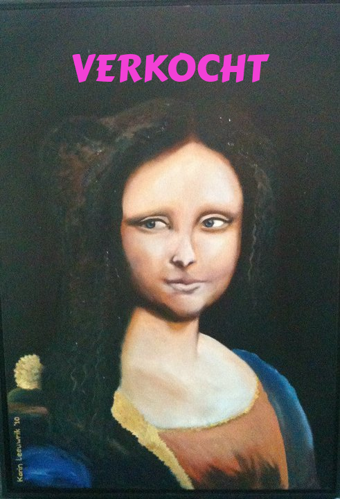Portretschilderij van een persoon met een bleek gezicht, donker haar en een blauw-gouden gewaad op een donkere achtergrond.