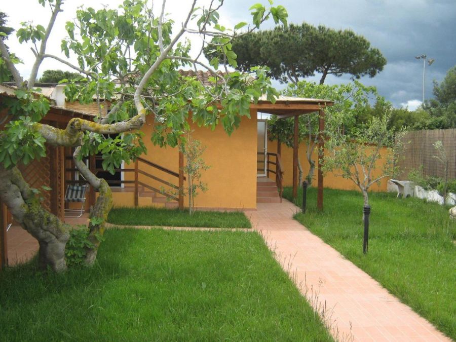 Hotel con giardino