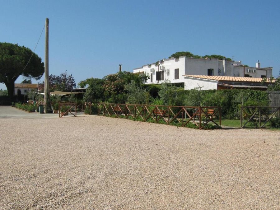 Hotel con ampio parcheggio