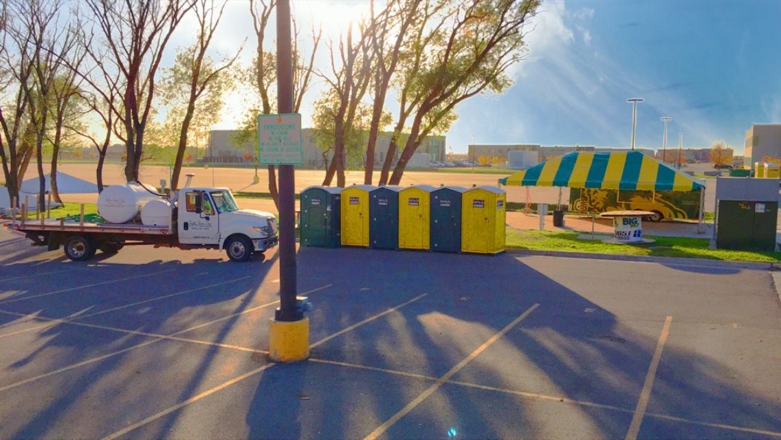 Bison Tailgating