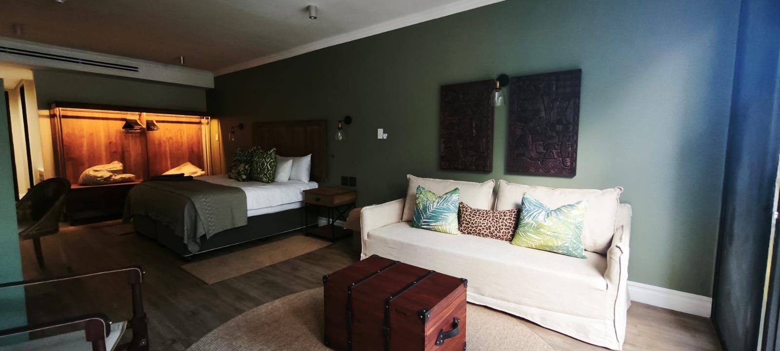 lodge-furniture-built-ins-chobe-botswana-03