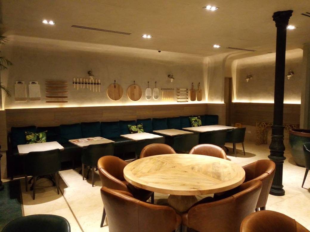 restaurant-fit-out-cafe-javas-kenya-01