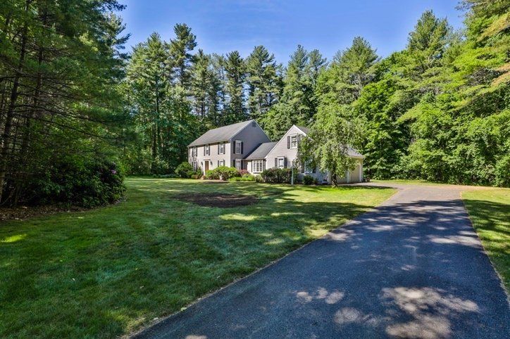 Estate Sale in Boxford, Mill Rd