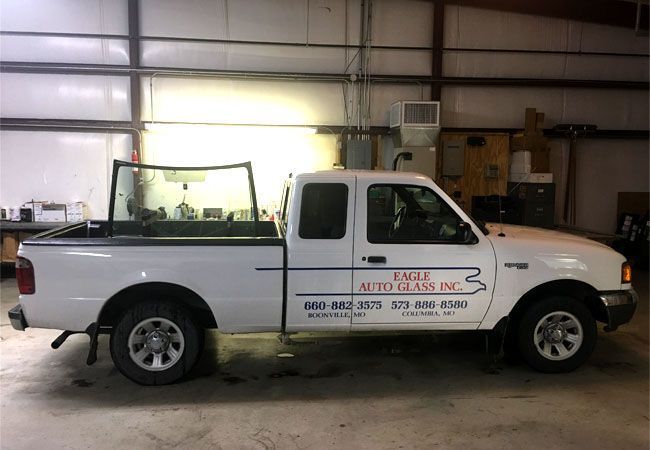auto glass truck