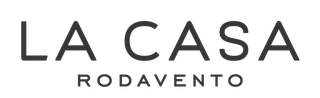Logotipo de LA CASA RODAVENTO en texto negro sobre fondo blanco