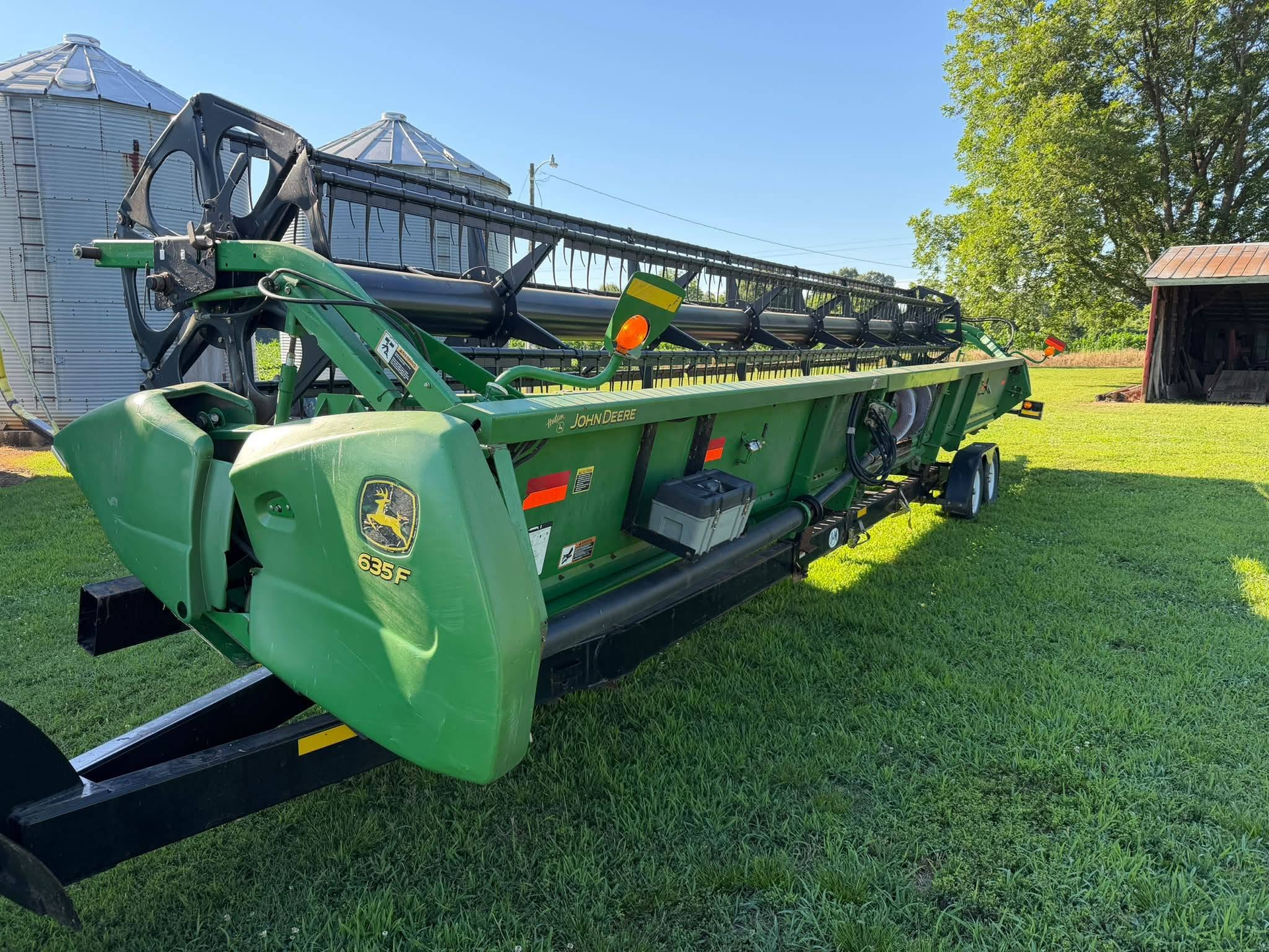 John Deere 635F Header