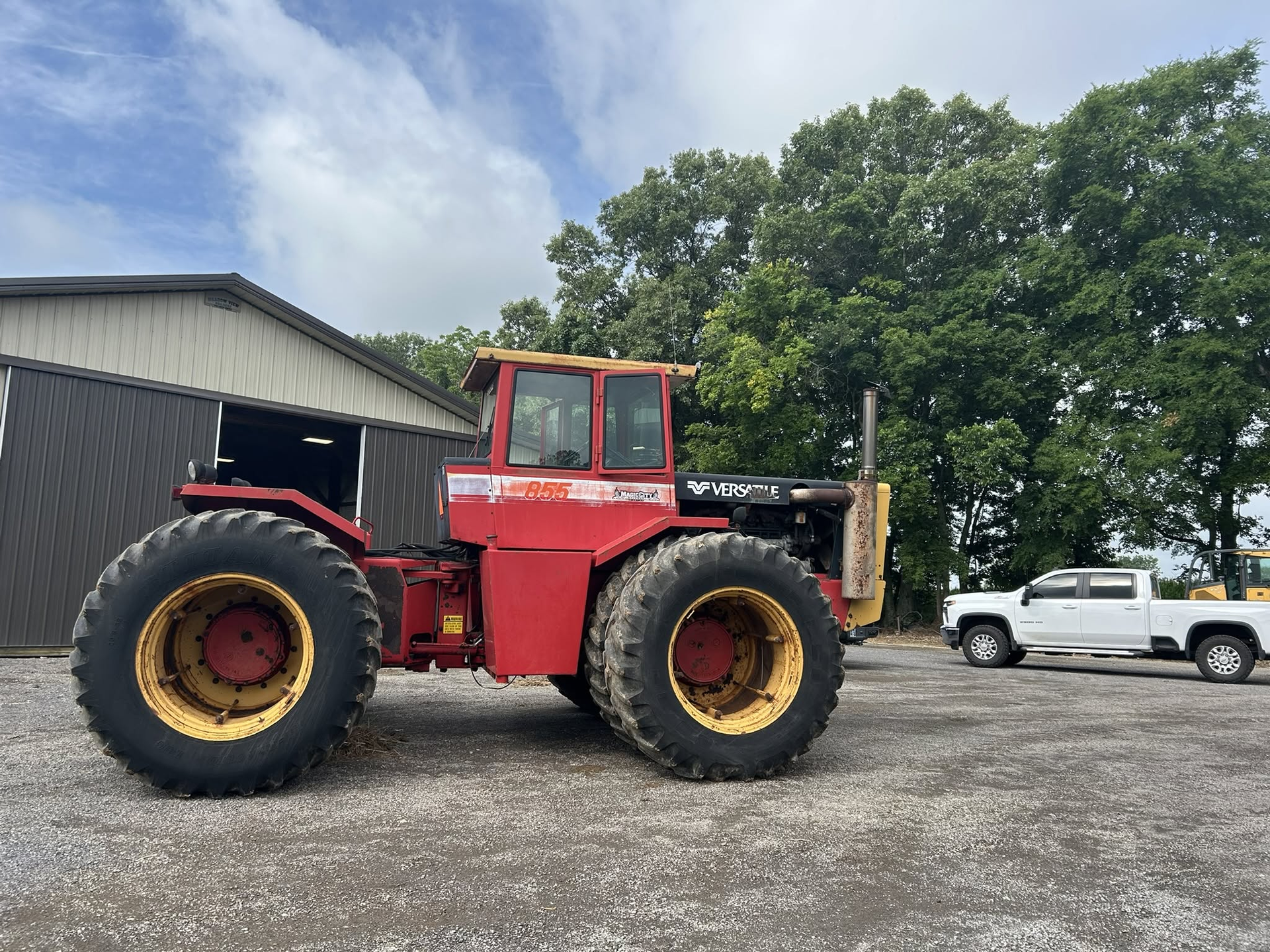 Versatile 855 Tractor