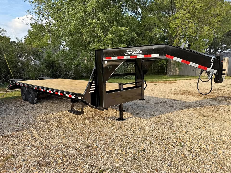 Black Delta Gooseneck Trailer