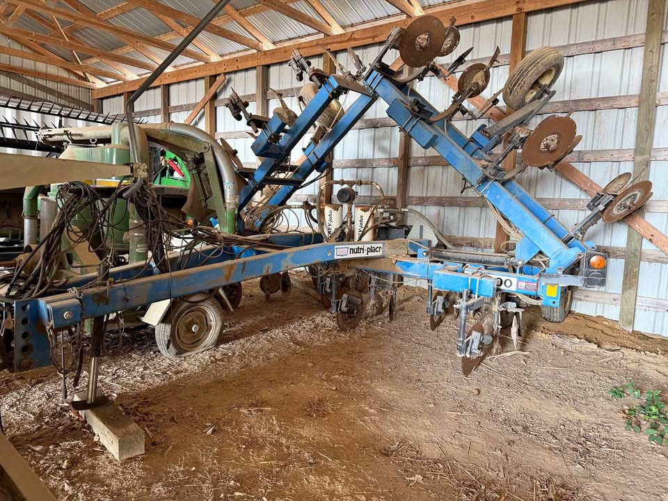 DMI Anhydrous Applicator
