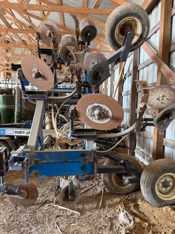 DMI Anhydrous Applicator