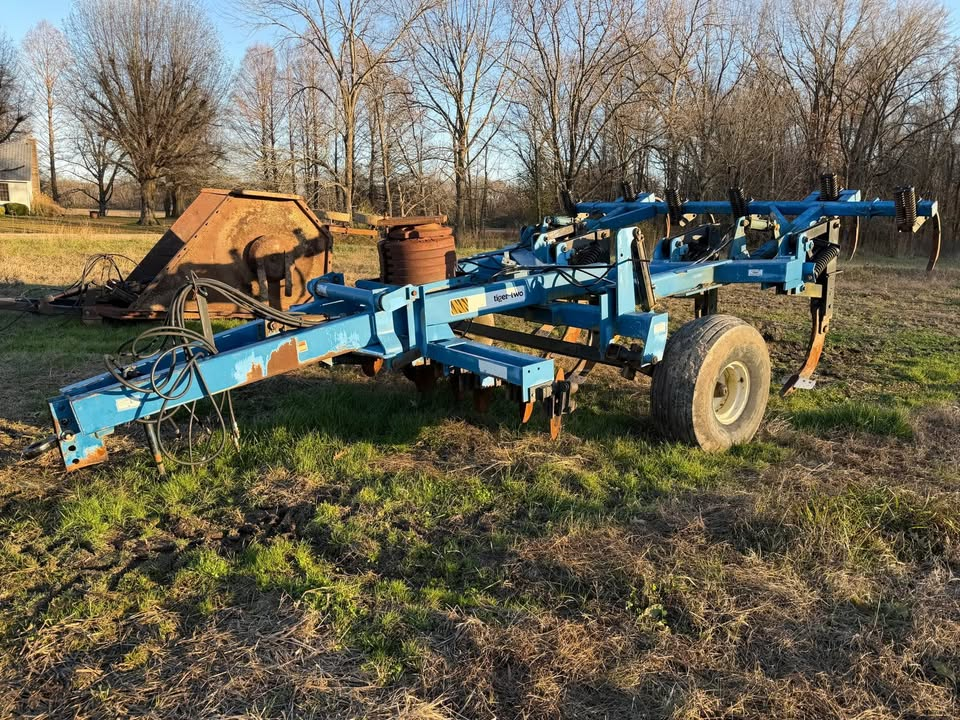 DMI Tiger Two Disk Ripper