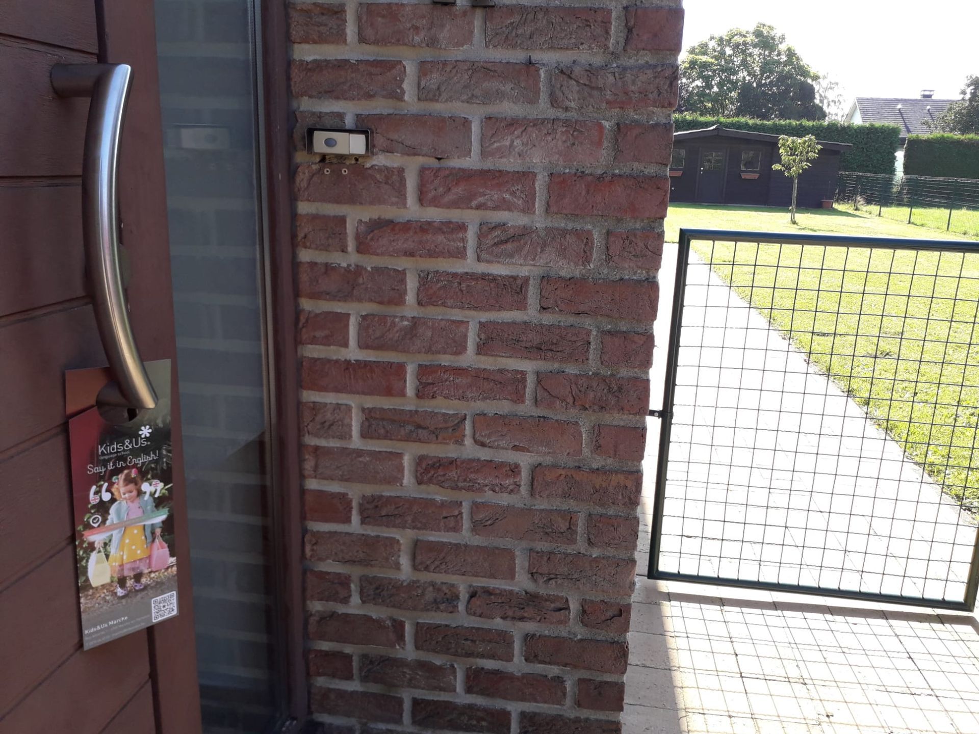 Accroche porte - street marketing
