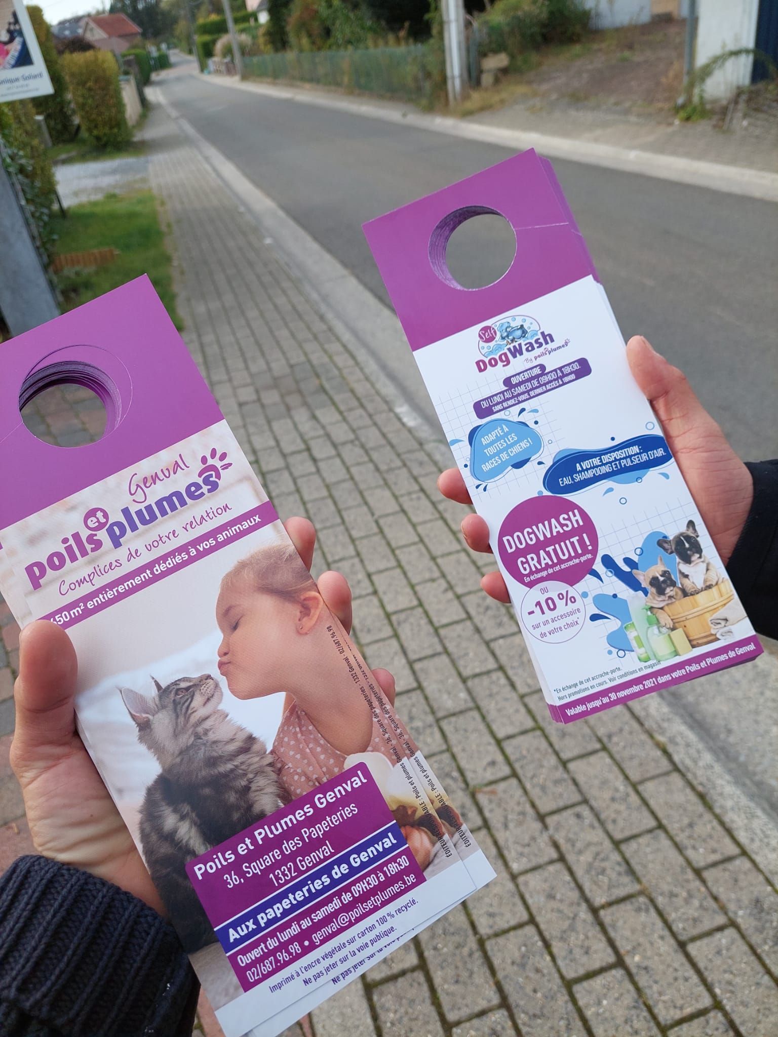 Campagne marketing géographique idée - accroche porte
