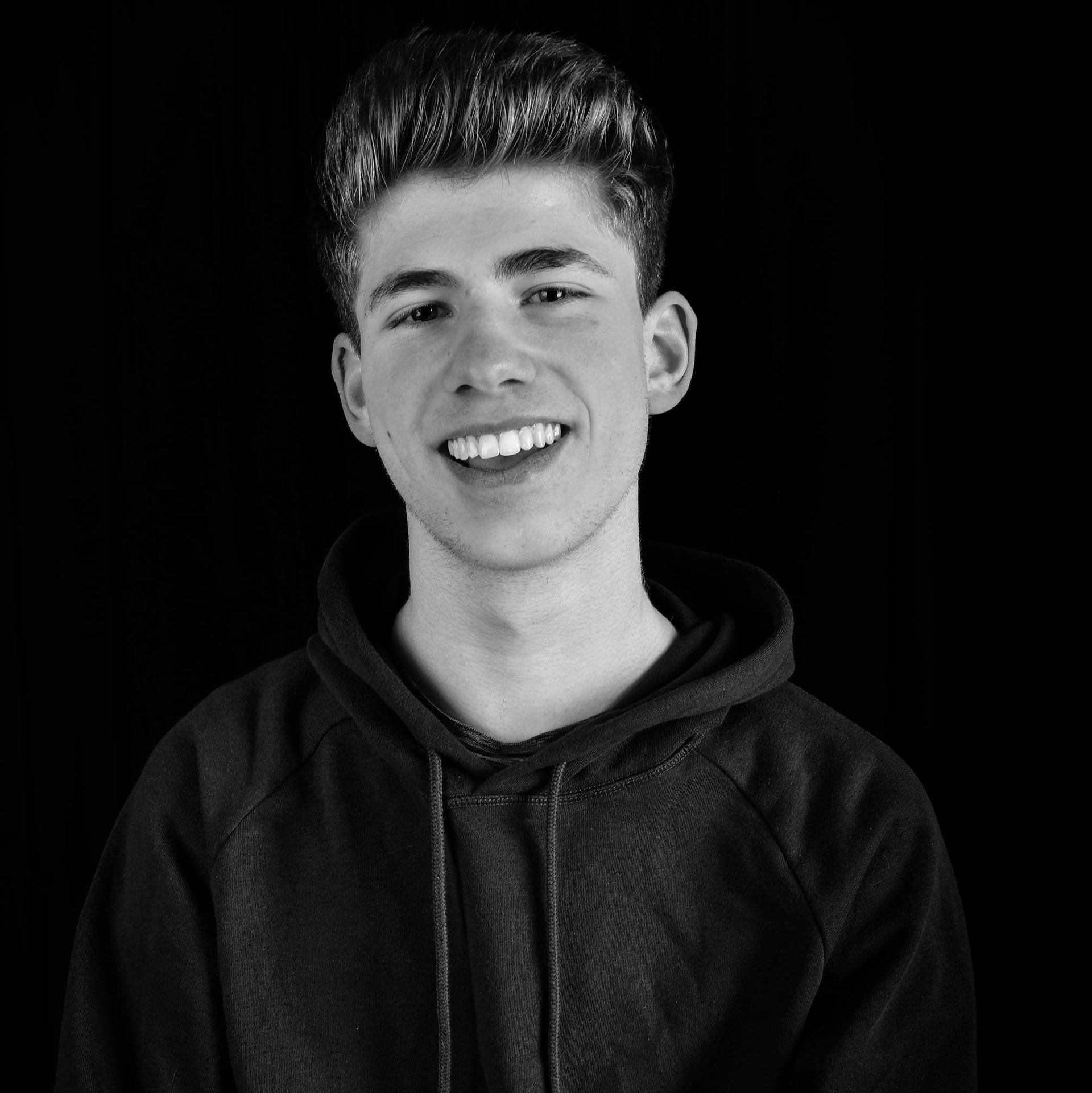 Olivier - Webdesigner & infographiste pour l'agence VERSUS Communication