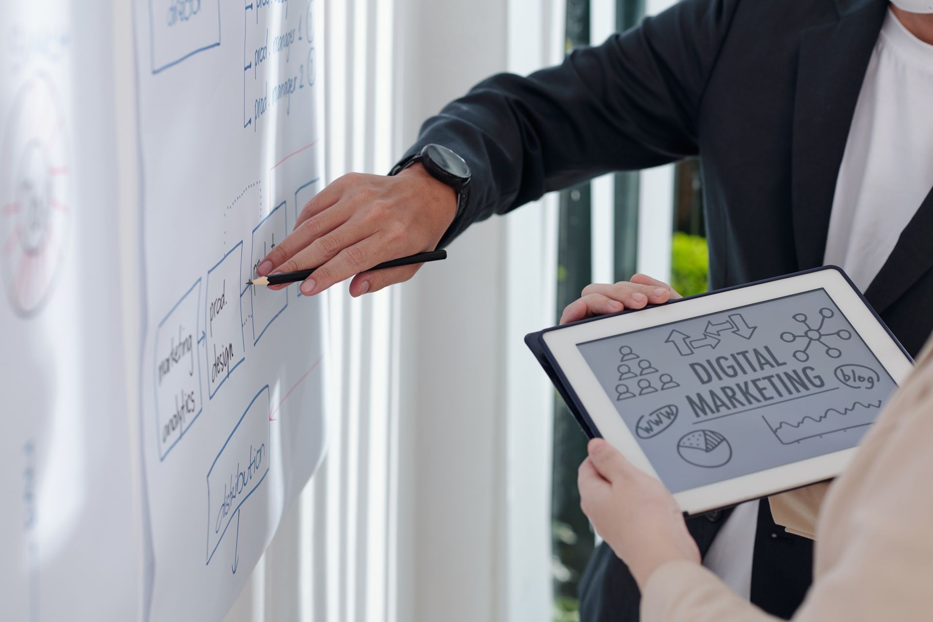 Agence VERSUS en train de travailler sur du digital marketing