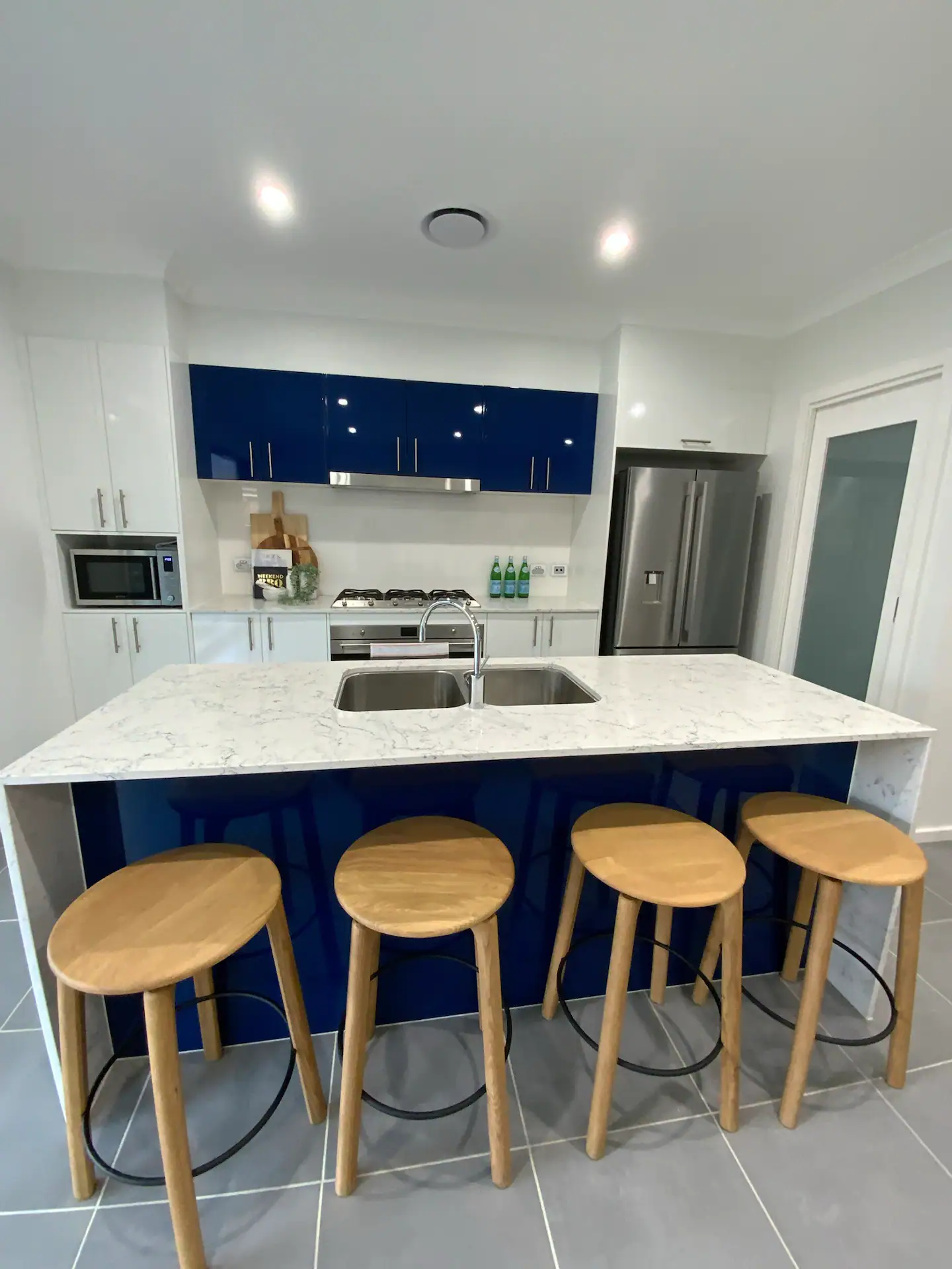 Clean Kitchen — Thirroul Beach Accommodation  In Woonona, NSW