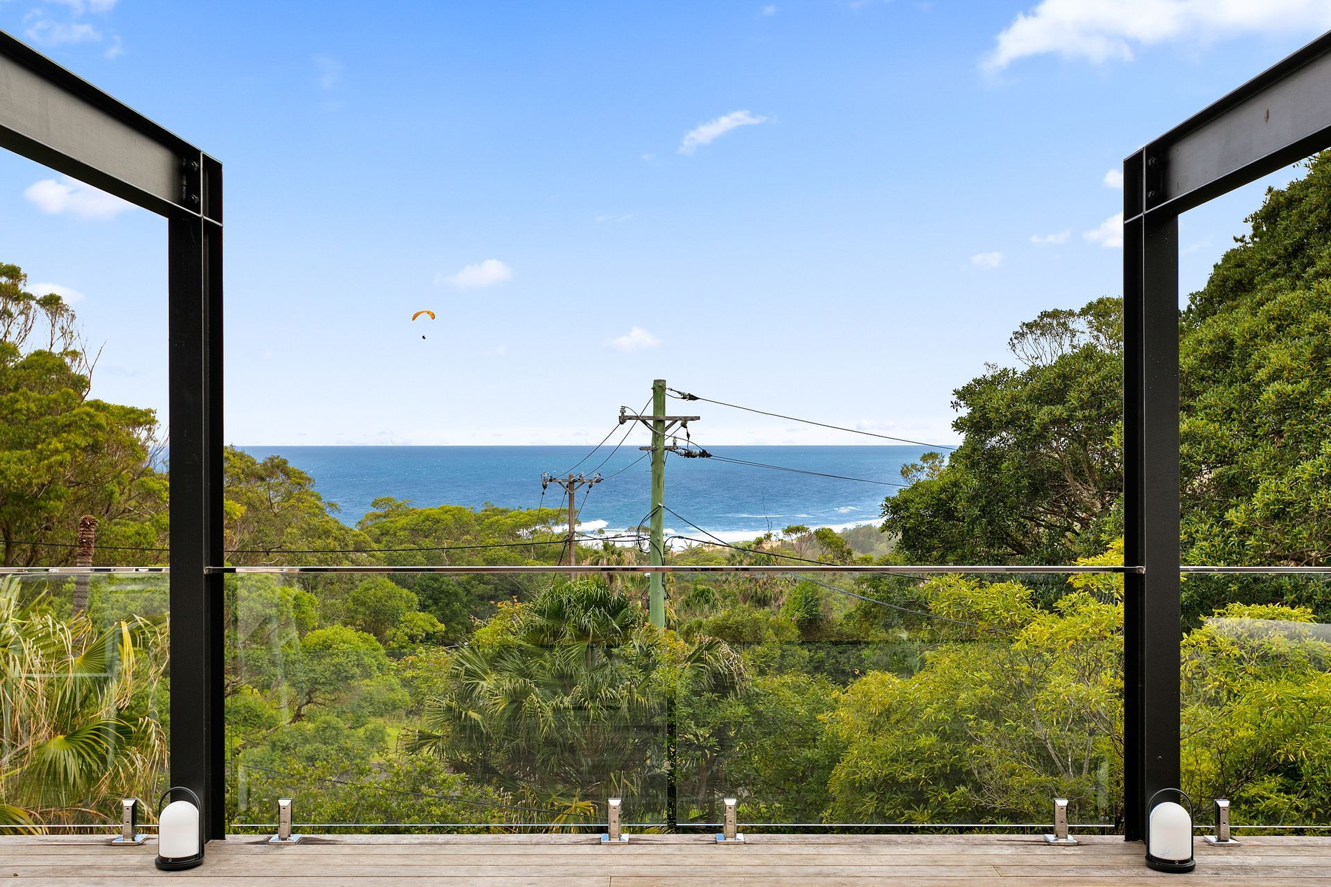 Clean Kitchen — Thirroul Beach Accommodation In Woonona, NSW Clean Kitchen — Thirroul Beach Accommodation In Woonona, NSW