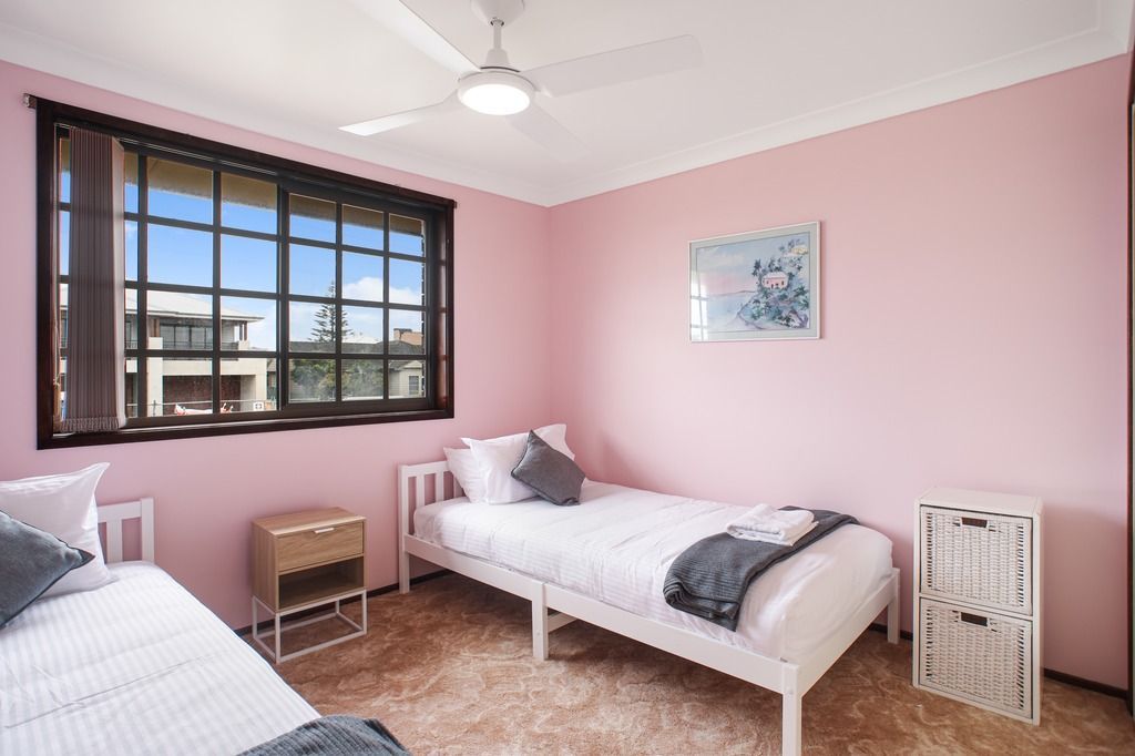 Living Room — Thirroul Beach Accommodation  In Woonona, NSW