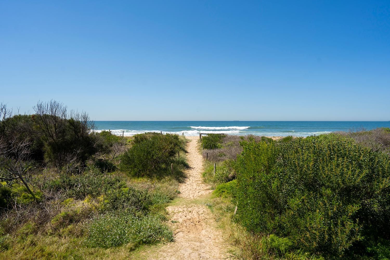 Clean Kitchen — Thirroul Beach Accommodation  In Woonona, NSW