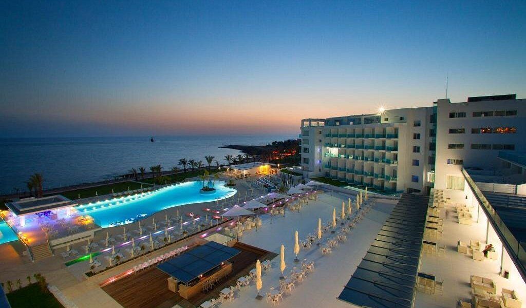 King Evelthon Beach Resort