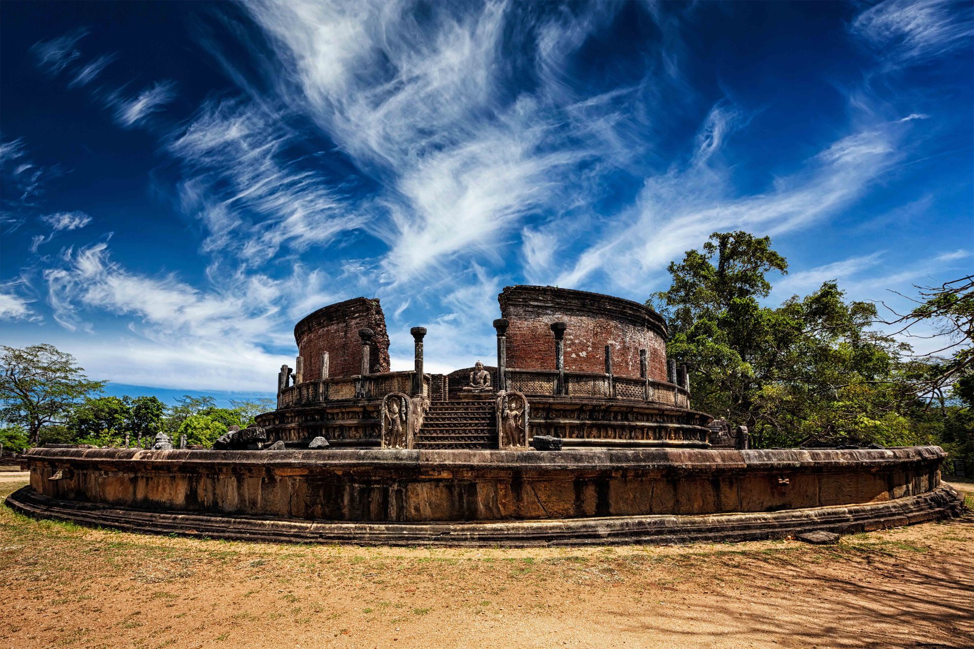 Panoramic view of Vatadage, a historical landmark in Sri Lanka.