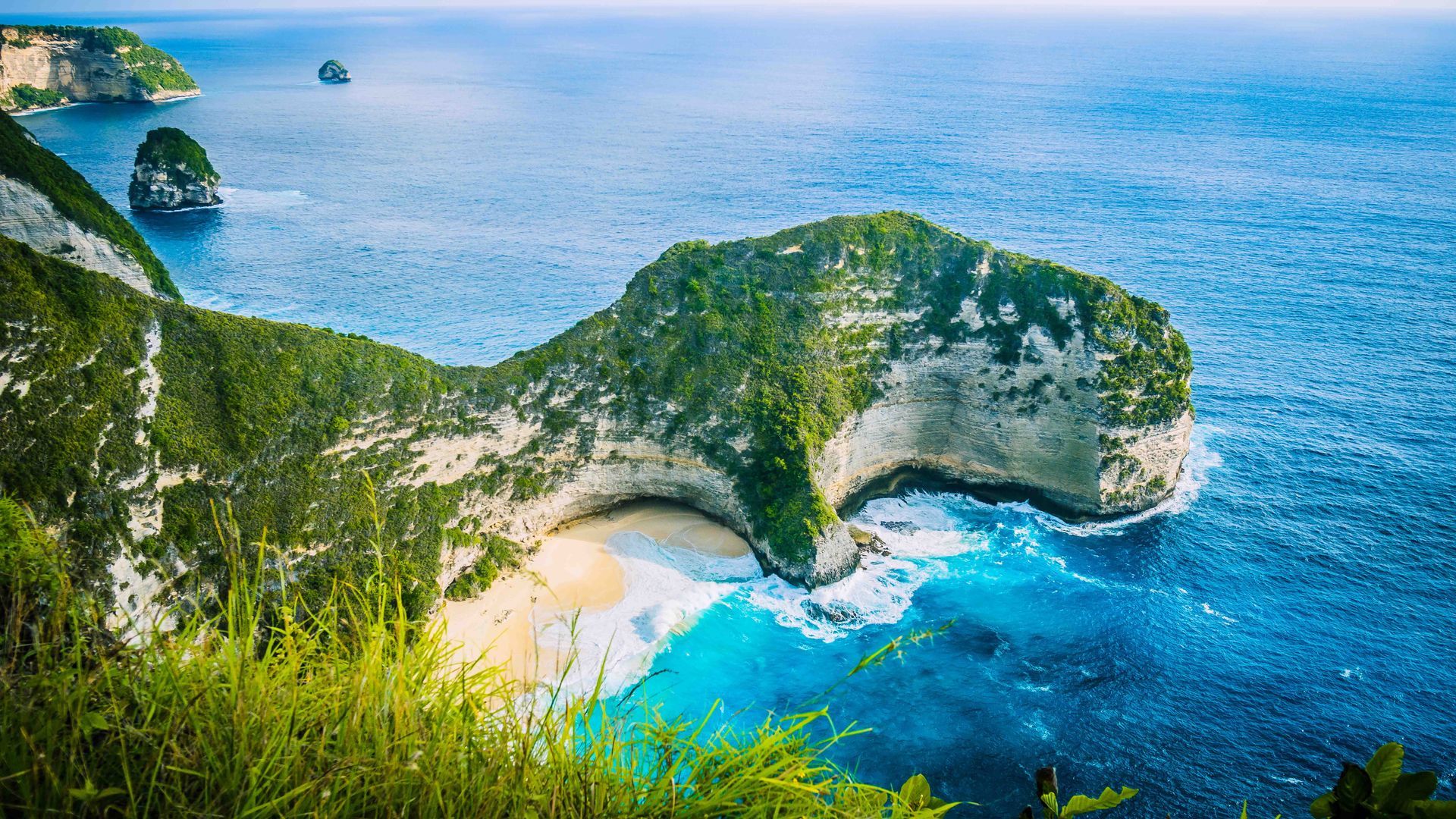 Kelingking Beach, a tourist attraction in Bali, Indonesia.